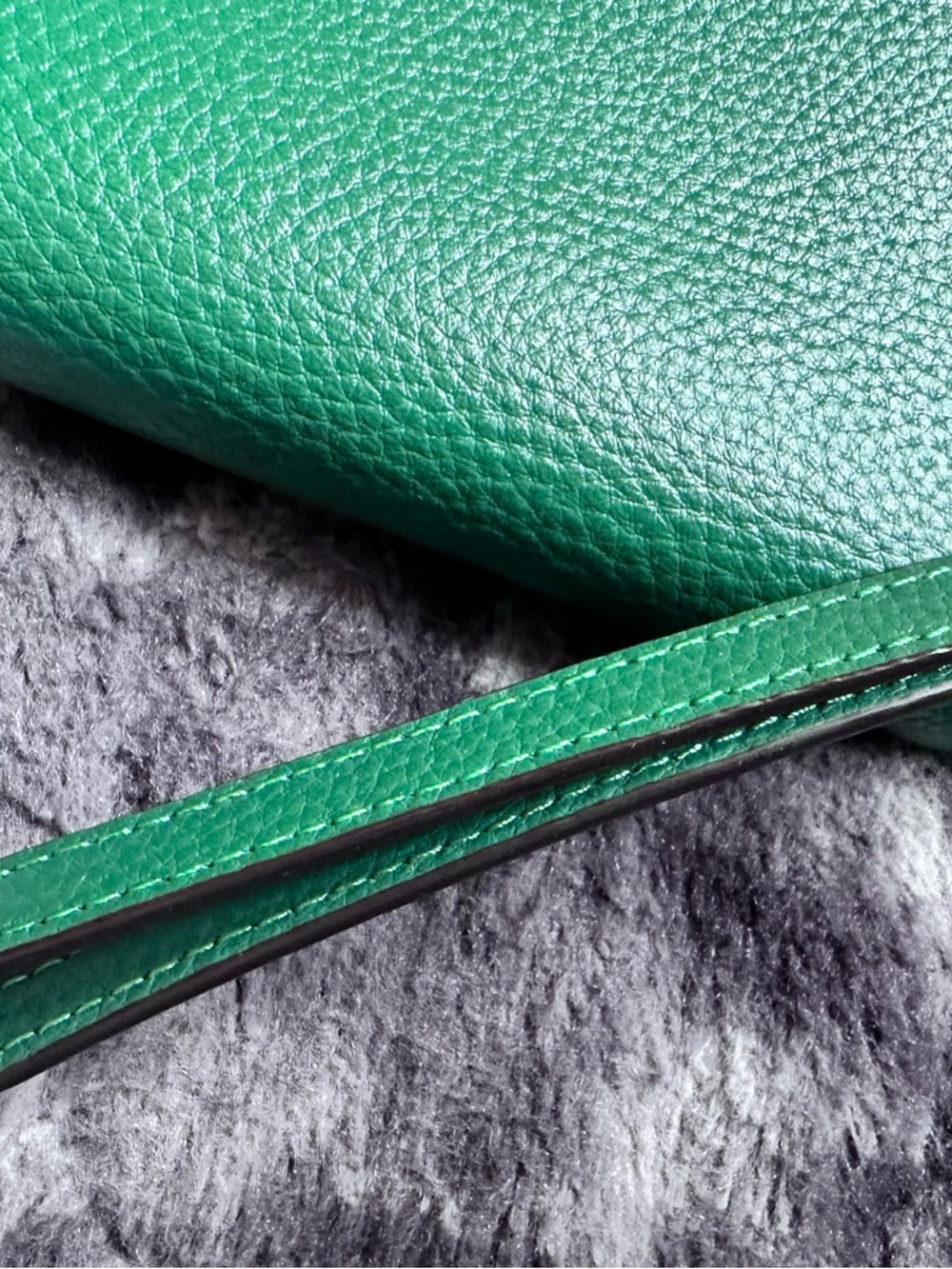 Coach Green Pebbled Leather Continental Wallet with Silver Logo - Picture 3 of 9